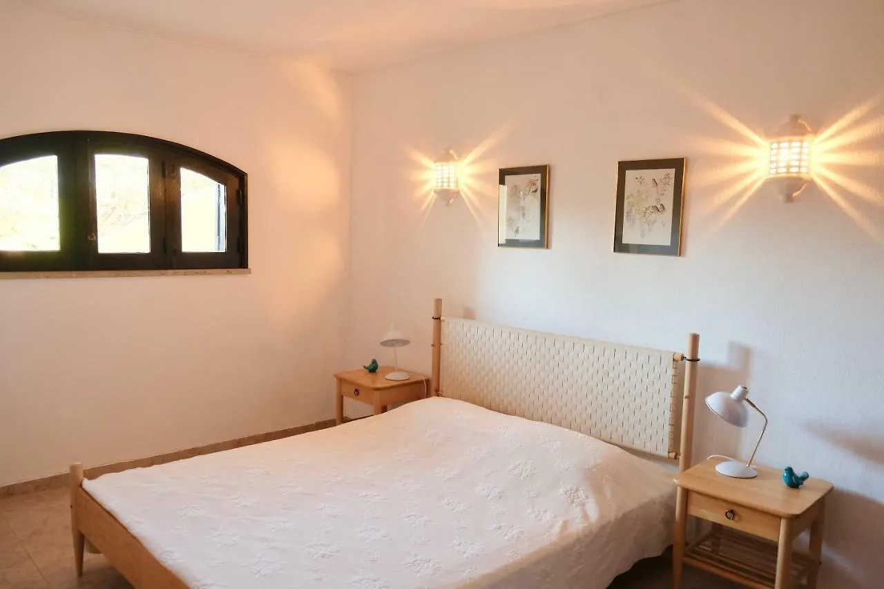 Apartment Peaceful & Spacious Apt With Parking & Queen Bed Carvoeiro  Portugal