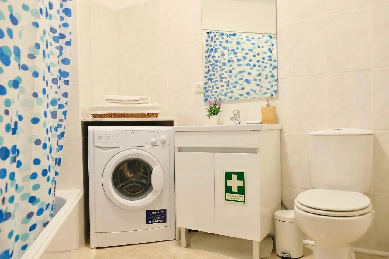 Apartment Peaceful & Spacious Apt With Parking & Queen Bed Carvoeiro